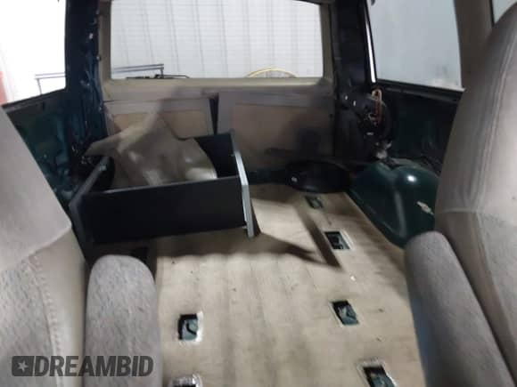 1996 Chevrolet Astro with VIN 1GNDM19W9TB148425, listed as a IAAI auction lot 41813704 with 246,935 mi miles and . Bid and sale history available at DreamBid. Image 8.