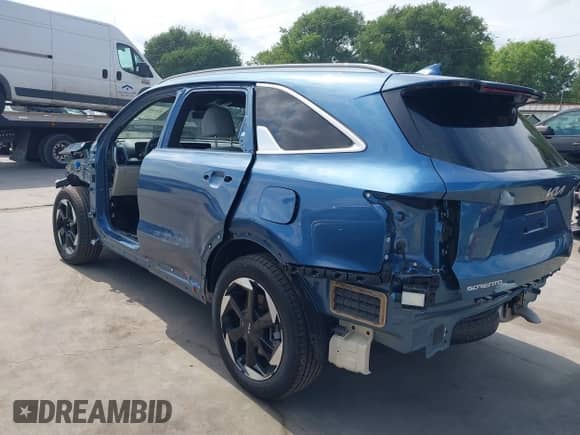 2025 Kia Sorento SX Prestige with VIN KNDRKDJG0S5326195, listed as a IAAI auction lot 42029573 with 4,296 mi miles and . Bid and sale history available at DreamBid. Image 3.