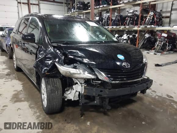 2017 Toyota Sienna LE z VIN 5TDJZ3DC8HS177307, wystawiony jako IAAI lot #41054689 z przebiegiem 137 039 mil mil oraz . Historia ofert i sprzedaży dostępna na DreamBid. Obrazek 6.