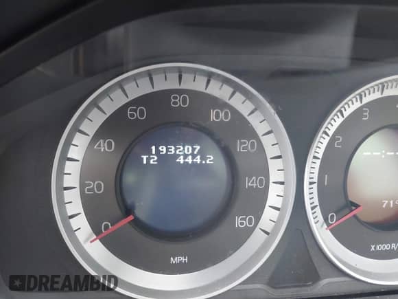 2013 Volvo S60 T5 Premier z VIN YV1612FS8D2180344, wystawiony jako IAAI lot #42863760 z przebiegiem 193 207 mil mil oraz . Historia ofert i sprzedaży dostępna na DreamBid. Obrazek 14.