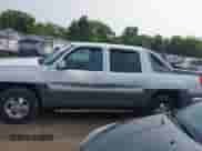 2002 Chevrolet Avalanche with VIN 3GNEC13T52G360542, listed as a IAAI auction lot 42469896 with 152,812 mi miles and . Bid and sale history available at DreamBid. Image 15.