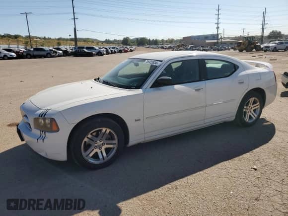 2006 Dodge Charger z VIN 2B3KA43G46H324046, wystawiony jako Copart lot #75922634 z przebiegiem 192 337 mil mil oraz Czysty tytuł • Clean title. Historia ofert i sprzedaży dostępna na DreamBid. Obrazek 1.