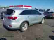 2020 Kia Sorento LX с VIN 5XYPG4A34LG647008, выставлен на аукционе IAAI как лот 41938773 с пробегом 98 917 миль миль и . История ставок и продаж доступна на DreamBid. Изображение 4.