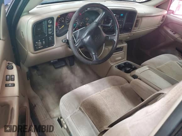 2001 Chevrolet Silverado 1500 LS z VIN 1GCEK19T81E219084, wystawiony jako Copart lot #80954195 z przebiegiem 216 520 mil mil oraz Czysty tytuł • Clean title. Historia ofert i sprzedaży dostępna na DreamBid. Obrazek 8.