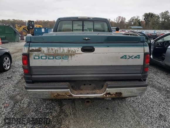 1995 Dodge 1500 с VIN 1B7HF16Z7SS309811, выставлен на аукционе Copart как лот 76067494 с пробегом 134 643 миль миль и Списание • Salvage title. История ставок и продаж доступна на DreamBid. Изображение 6.