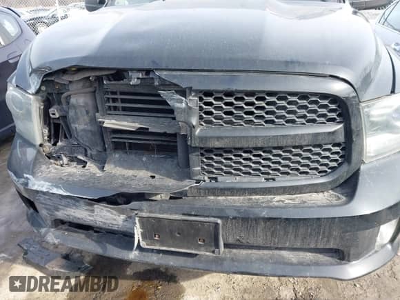 2014 Ram 1500 Express z VIN 3C6JR7AT3EG163795, wystawiony jako IAAI lot #41416053 z przebiegiem 173 075 mil mil oraz . Historia ofert i sprzedaży dostępna na DreamBid. Obrazek 6.