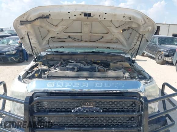 2014 Ford F-250 XL z VIN 1FT7W2BT7EEA64580, wystawiony jako IAAI lot #43235610 z przebiegiem 240 085 mil mil oraz . Historia ofert i sprzedaży dostępna na DreamBid. Obrazek 10.