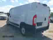 2023 Ram ProMaster Cargo z VIN 3C6LRVVG1PE606308, wystawiony jako IAAI lot #42824322 z przebiegiem 60 497 mil mil oraz . Historia ofert i sprzedaży dostępna na DreamBid. Obrazek 3.