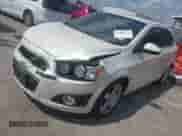 2013 Chevrolet Sonic LTZ с VIN 1G1JE5SB4D4190460, выставлен на аукционе IAAI как лот 42486970 с пробегом 85 086 миль миль и . История ставок и продаж доступна на DreamBid. Изображение 2.