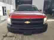 2013 Chevrolet Silverado 1500 Work Truck z VIN 1GCNKPEX8DZ174642, wystawiony jako Copart lot #61579325 z przebiegiem 196 008 mil mil oraz Szkoda całkowita • Salvage title. Historia ofert i sprzedaży dostępna na DreamBid. Obrazek 5.