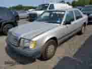 1989 Mercedes-Benz 300 E with VIN WDBEA30DXKA877386, listed as a Copart auction lot 59333665 with 205,173 mi miles and Clean title. Bid and sale history available at DreamBid. Image 1.