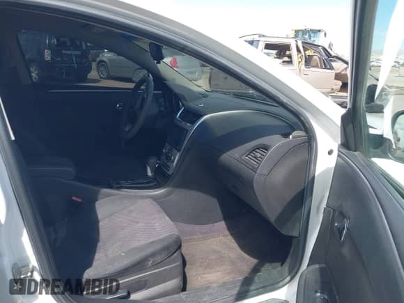 2011 Chevrolet Malibu 1LT с VIN 1G1ZC5E14BF130062, выставлен на аукционе IAAI как лот 43304167 с пробегом 174 066 миль миль и . История ставок и продаж доступна на DreamBid. Изображение 5.