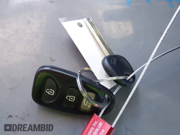 2012 Hyundai Veloster w/Black Int с VIN KMHTC6AD2CU052067, выставлен на аукционе IAAI как лот 42261316 с пробегом 187 234 миль миль и . История ставок и продаж доступна на DreamBid. Изображение 11.