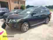 2017 Nissan Pathfinder S z VIN 5N1DR2MN8HC628936, wystawiony jako IAAI lot #43059201 z przebiegiem 156 272 mil mil oraz . Historia ofert i sprzedaży dostępna na DreamBid. Obrazek 2.