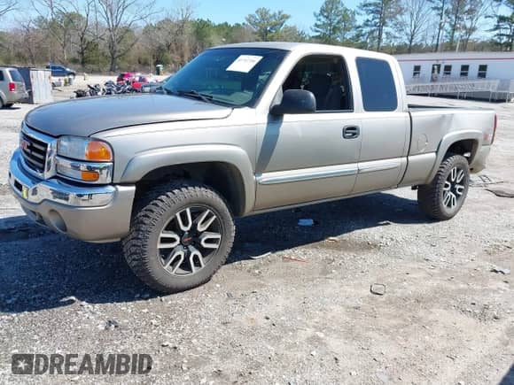 2003 GMC Sierra 1500 SLT z VIN 1GTEK19TX3E107129, wystawiony jako IAAI lot #41747356 z przebiegiem 267 536 mil mil oraz . Historia ofert i sprzedaży dostępna na DreamBid. Obrazek 18.