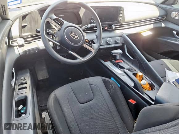 2024 Hyundai Elantra SE with VIN KMHLL4DG4RU829433, listed as a Copart auction lot 70988245 with 18,623 mi miles and Salvage title. Bid and sale history available at DreamBid. Image 8.