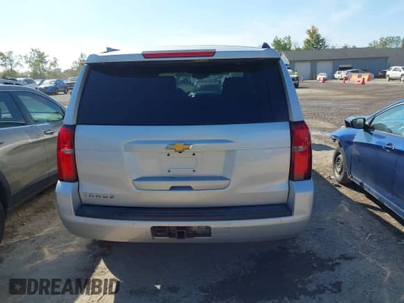 2015 Chevrolet Tahoe LT z VIN 1GNSKBKCXFR727759, wystawiony jako IAAI lot #43210647 z przebiegiem 129 750 mil mil oraz . Historia ofert i sprzedaży dostępna na DreamBid. Obrazek 17.