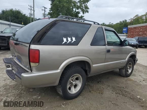 2001 Chevrolet Blazer LS with VIN 1GNCS18W61K109694, listed as a Copart auction lot 72926804 with 173,542 mi miles and Salvage title. Bid and sale history available at DreamBid. Image 3.
