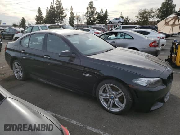 2015 BMW 5 Series 535d xDrive z VIN WBAFV3C57FD686864, wystawiony jako Copart lot #79525354 z przebiegiem Nie podano mil oraz Czysty tytuł • Clean title. Historia ofert i sprzedaży dostępna na DreamBid. Obrazek 4.