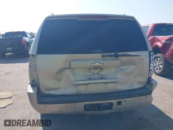 2009 Chevrolet Tahoe LTZ с VIN 1GNFC33J99R196222, выставлен на аукционе IAAI как лот 43196532 с пробегом 187 147 миль миль и . История ставок и продаж доступна на DreamBid. Изображение 6.
