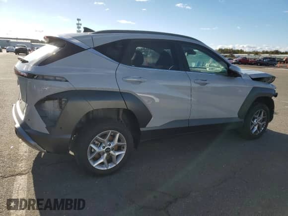 2024 Hyundai Kona Limited z VIN KM8HECA3XRU023558, wystawiony jako Copart lot #82975484 z przebiegiem 1 407 mil mil oraz Szkoda całkowita • Salvage title. Historia ofert i sprzedaży dostępna na DreamBid. Obrazek 3.