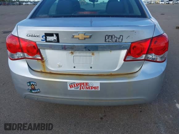 2012 Chevrolet Cruze LS z VIN 1G1PD5SH5C7325539, wystawiony jako IAAI lot #43399155 z przebiegiem 153 081 mil mil oraz . Historia ofert i sprzedaży dostępna na DreamBid. Obrazek 12.