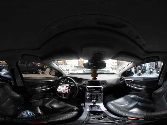 2017 Volvo S60 Dynamic с VIN YV126MFL9H2437487, выставлен на аукционе IAAI как лот 43437699 с пробегом 92 387 миль миль и . История ставок и продаж доступна на DreamBid. Изображение 18.