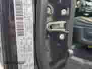 2017 Ram 1500 Express z VIN 1C6RR7FT1HS595553, wystawiony jako Copart lot #51587575 z przebiegiem 248 129 mil mil oraz Szkoda całkowita • Salvage title. Historia ofert i sprzedaży dostępna na DreamBid. Obrazek 12.