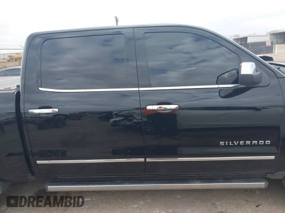 2017 Chevrolet Silverado 1500 LTZ z VIN 3GCUKSEJ0HG471081, wystawiony jako IAAI lot #41126259 z przebiegiem 40 551 mil mil oraz . Historia ofert i sprzedaży dostępna na DreamBid. Obrazek 13.