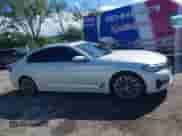 2023 BMW 5 Series 530i z VIN WBA53BH08PWY19775, wystawiony jako IAAI lot #43193893 z przebiegiem 26 648 mil mil oraz . Historia ofert i sprzedaży dostępna na DreamBid. Obrazek 13.