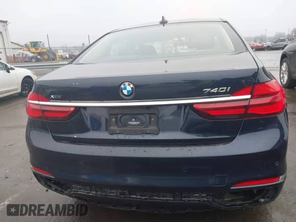 2019 BMW 7 Series 740i xDrive with VIN WBA7E4C52KGV70359, listed as a IAAI auction lot 41421504 with 55,734 mi miles and . Bid and sale history available at DreamBid. Image 16.