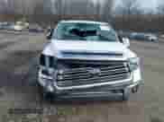2019 Toyota Tundra SR5 с VIN 5TFAY5F13KX841010, выставлен на аукционе IAAI как лот 41297569 с пробегом 53 169 миль миль и . История ставок и продаж доступна на DreamBid. Изображение 12.