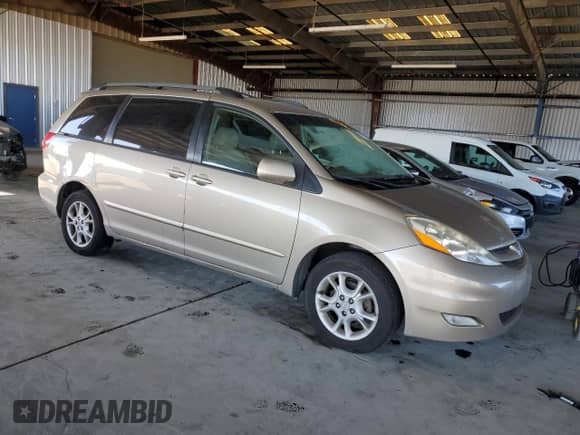 2006 Toyota Sienna XLE z VIN 5TDZA22C86S540211, wystawiony jako Copart lot #82532965 z przebiegiem 150 169 mil mil oraz Czysty tytuł • Clean title. Historia ofert i sprzedaży dostępna na DreamBid. Obrazek 4.