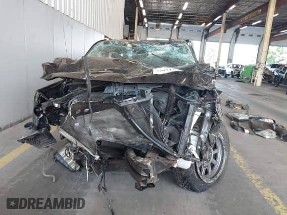 2011 Chevrolet Avalanche LTZ с VIN 3GNTKGE38BG167554, выставлен на аукционе IAAI как лот 42654702 с пробегом Не указан миль и . История ставок и продаж доступна на DreamBid. Изображение 13.
