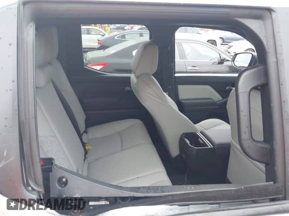 2024 Toyota Tacoma SR5 z VIN 3TMLB5JN3RM061237, wystawiony jako IAAI lot #42166090 z przebiegiem 178 mil mil oraz . Historia ofert i sprzedaży dostępna na DreamBid. Obrazek 8.