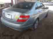 2008 Mercedes-Benz C 300 Sport z VIN WDDGF54X38R015493, wystawiony jako IAAI lot #43001278 z przebiegiem 154 226 mil mil oraz . Historia ofert i sprzedaży dostępna na DreamBid. Obrazek 4.