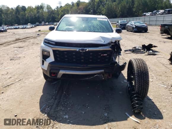 2025 Chevrolet Traverse AWD Z71 with VIN 1GNEVJRS3SJ227916, listed as a Copart auction lot 81410215 with 4,208 mi miles and Salvage title. Bid and sale history available at DreamBid. Image 5.