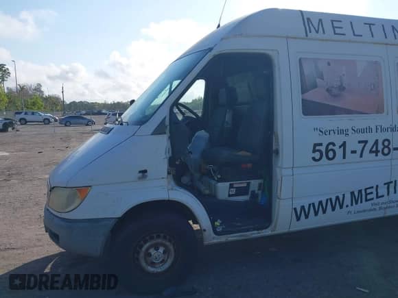 2006 Dodge Sprinter with VIN WD0PD744565941214, listed as a IAAI auction lot 41491891 with 250,058 mi miles and . Bid and sale history available at DreamBid. Image 6.