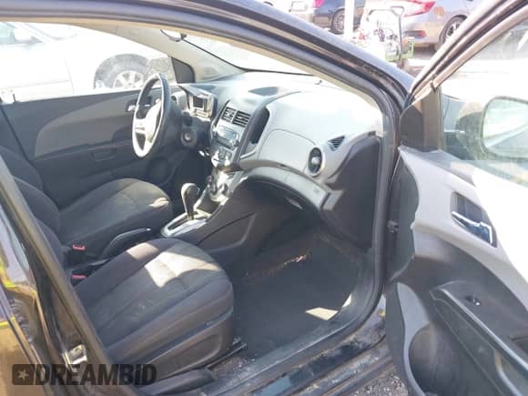 2014 Chevrolet Sonic LT с VIN 1G1JC6SH7E4102325, выставлен на аукционе IAAI как лот 42881360 с пробегом 146 389 миль миль и . История ставок и продаж доступна на DreamBid. Изображение 5.