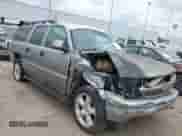 2002 Chevrolet Suburban Z71 z VIN 3GNFK16Z12G302970, wystawiony jako IAAI lot #41961193 z przebiegiem 245 497 mil mil oraz . Historia ofert i sprzedaży dostępna na DreamBid. Obrazek 1.
