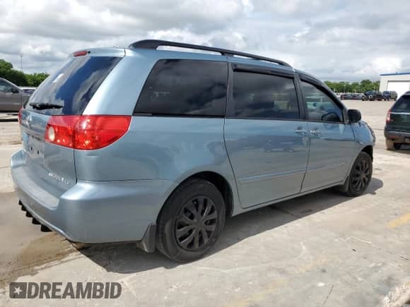 2009 Toyota Sienna LE z VIN 5TDZK23C49S244084, wystawiony jako Copart lot #58256225 z przebiegiem 303 261 mil mil oraz Szkoda całkowita • Salvage title. Historia ofert i sprzedaży dostępna na DreamBid. Obrazek 3.
