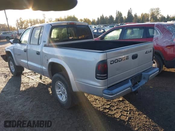 2001 Dodge Dakota with VIN 1B7GG2AX81S127263, listed as a IAAI auction lot 43440179 with 256,284 mi miles and . Bid and sale history available at DreamBid. Image 3.