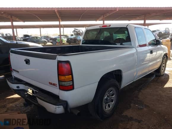 2006 GMC Sierra 1500 SLE1 with VIN 2GTEC19V761306773, listed as a IAAI auction lot 41696719 with 176,727 mi miles and . Bid and sale history available at DreamBid. Image 4.