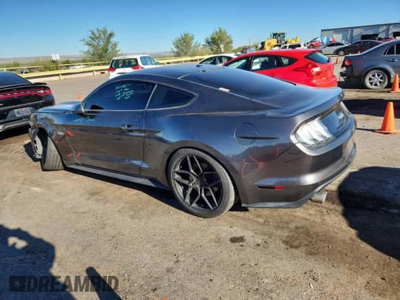 2017 Ford Mustang GT z VIN 1FA6P8CF2H5272235, wystawiony jako Copart lot #82162045 z przebiegiem 83 940 mil mil oraz Szkoda całkowita • Salvage title. Historia ofert i sprzedaży dostępna na DreamBid. Obrazek 2.