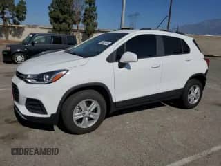 2021 Chevrolet Trax LT с VIN KL7CJPSM4MB367882, выставлен на аукционе Copart как лот 63801435 с пробегом 21 698 миль миль и Списание • Salvage title. История ставок и продаж доступна на DreamBid. Изображение 1.