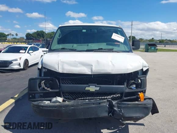 2014 Chevrolet Express Cargo z VIN 1GCWGFCA7E1150105, wystawiony jako IAAI lot #43386634 z przebiegiem 258 655 mil mil oraz . Historia ofert i sprzedaży dostępna na DreamBid. Obrazek 12.