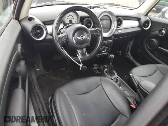 2013 MINI Hardtop with VIN WMWSU3C55DT546767, listed as a Copart auction lot 61287115 with 181,711 mi miles and Clean title. Bid and sale history available at DreamBid. Image 8.