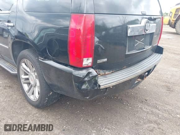 2009 Cadillac Escalade с VIN 1GYFK23209R265713, выставлен на аукционе IAAI как лот 42825207 с пробегом 236 756 миль миль и . История ставок и продаж доступна на DreamBid. Изображение 6.