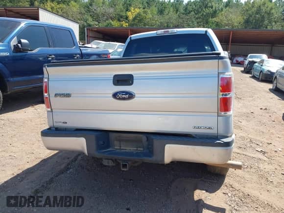 2014 Ford F-150 XLT z VIN 1FTFW1CF1EKF68283, wystawiony jako IAAI lot #43175606 z przebiegiem 174 721 mil mil oraz . Historia ofert i sprzedaży dostępna na DreamBid. Obrazek 16.