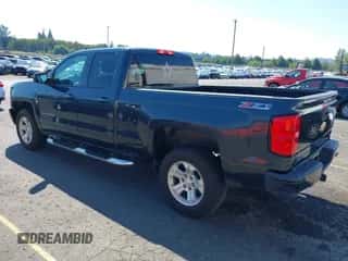 2017 Chevrolet Silverado 1500 LT z VIN 1GCVKREC2HZ202157, wystawiony jako IAAI lot #43110635 z przebiegiem 93 952 mil mil oraz . Historia ofert i sprzedaży dostępna na DreamBid. Obrazek 3.
